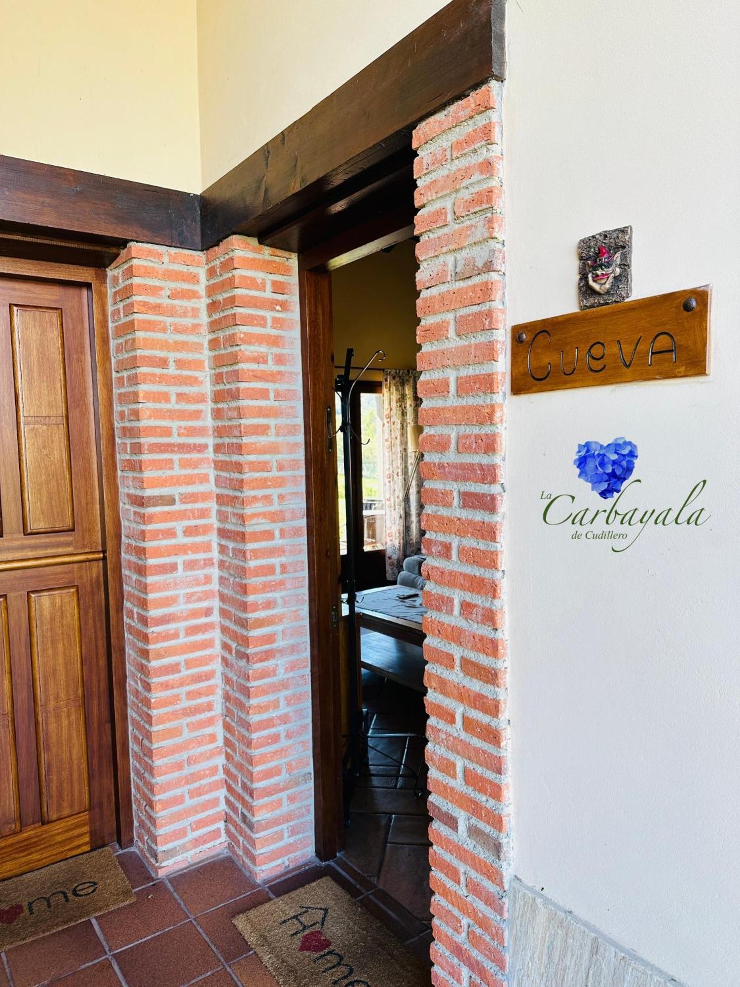 Apartamentos Rurales La Carbayala Oviñana Esterno foto